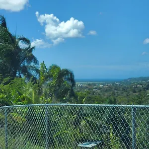 https://cheerful-country-bungalow-free-parking-and-wifi.comcaribbean.com
