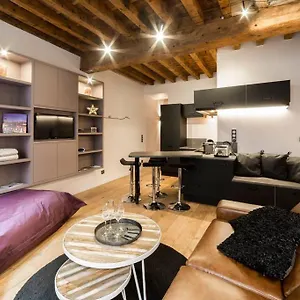 Beau Bijou Au Coeur Du Vieux Ail Apartment